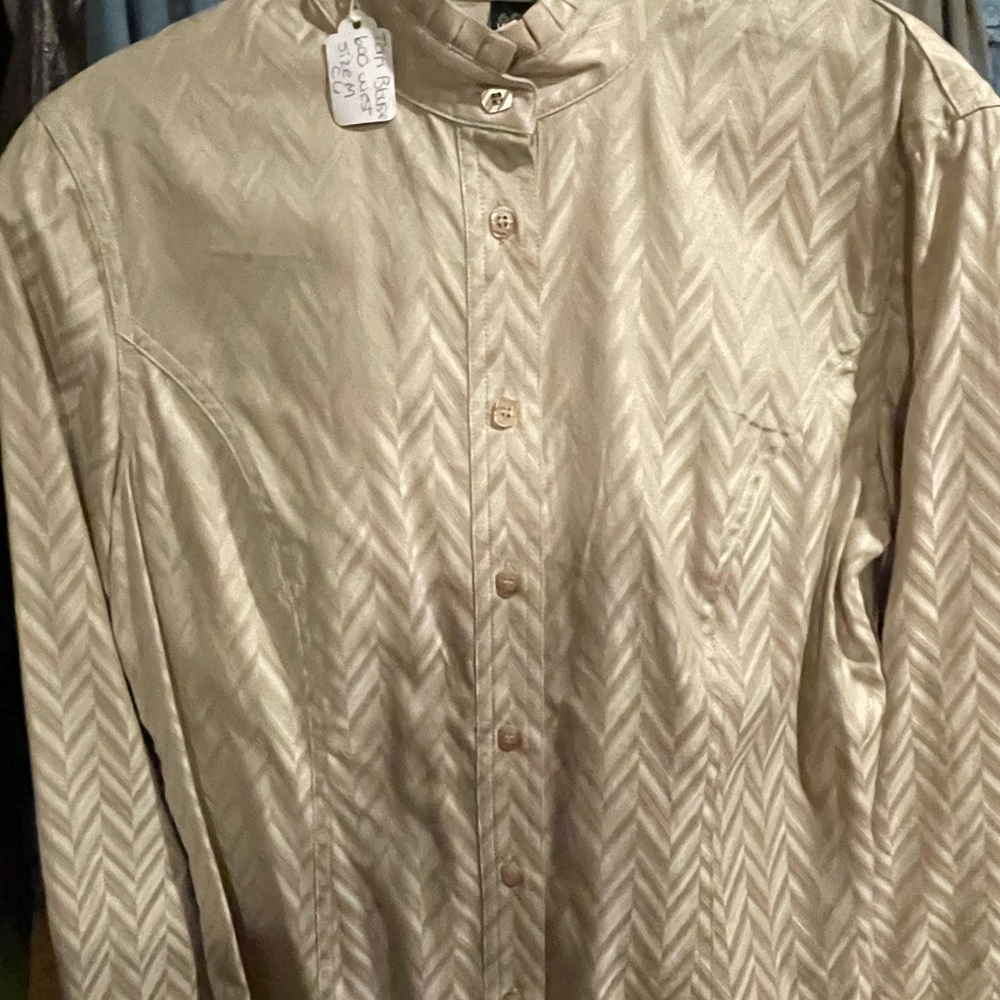 Women's Cream Button-Up Blouse - Picture 4 of 4